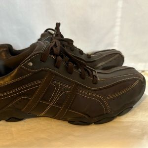 Skechers men’s walker sneaker leather size 14 lace up nice cons casual dress